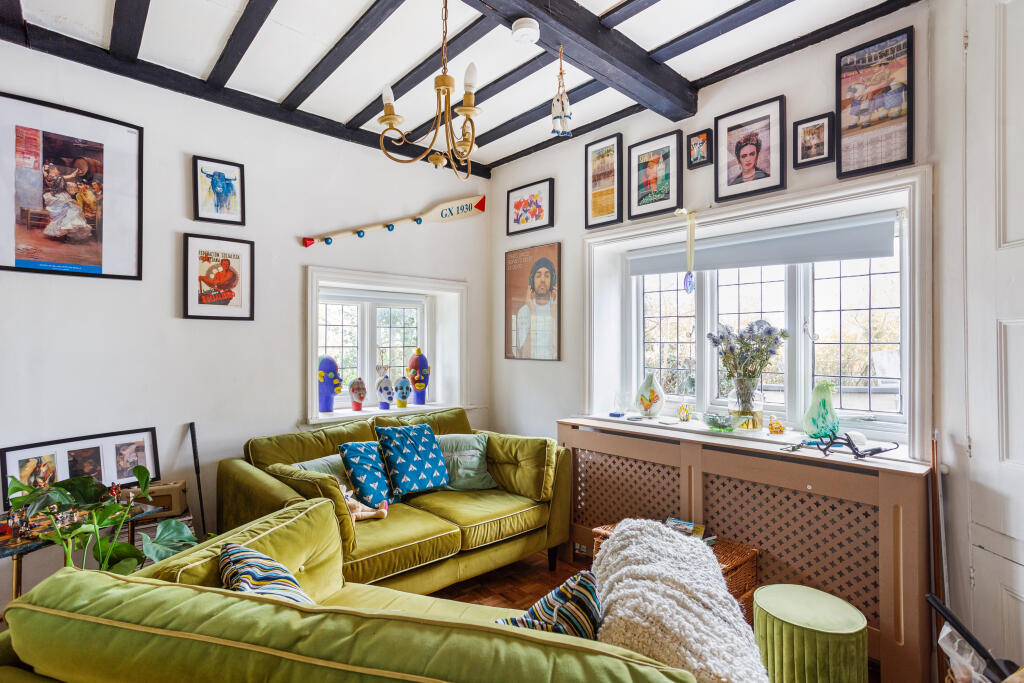 Additional image 19 of Woodcote Grove Road, Coulsdon, CR5