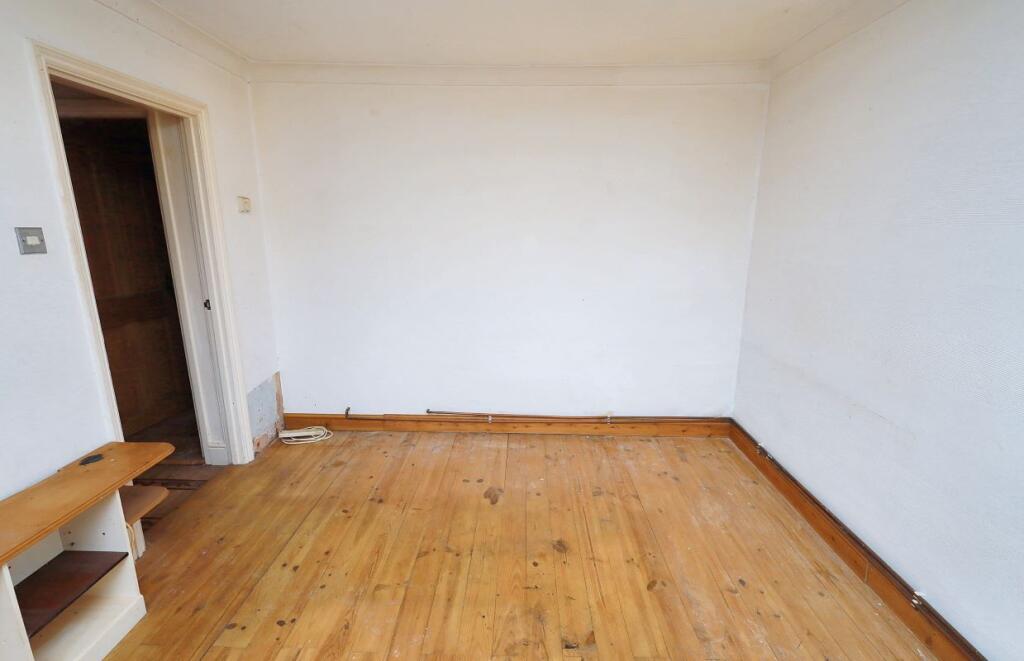 Additional image 4 of 279 Moorfield, Harlow, Essex, CM18 7QW