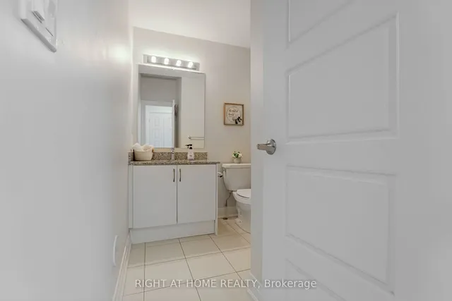 Additional image 33 of 719 Lawrence Ave Unit 52