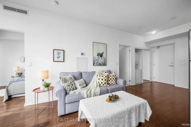 Additional image 23 of 832 Bay St Unit 4609