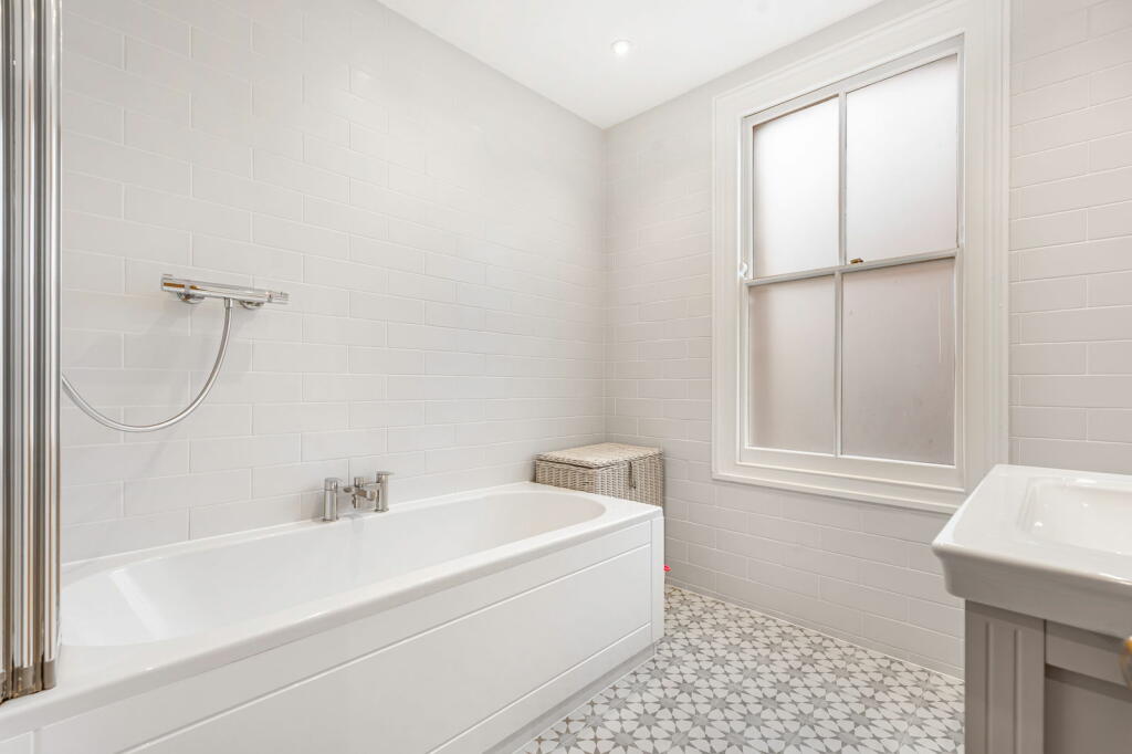 Additional image 32 of Ireton Road, Colchester