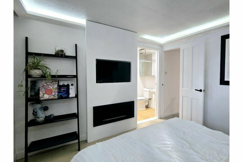 Additional image 10 of Blenheim Road, Brentwood, CM15