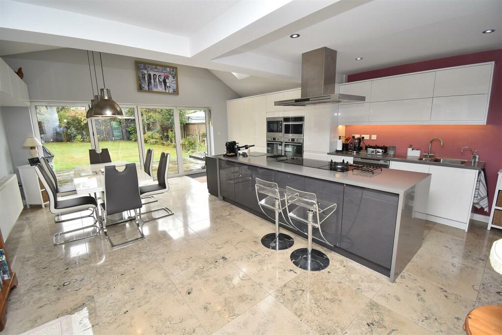 Additional image 19 of Runsell Close, Danbury