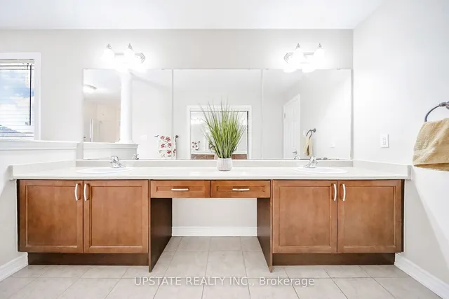 Additional image 30 of 32 Lauderhill Rd