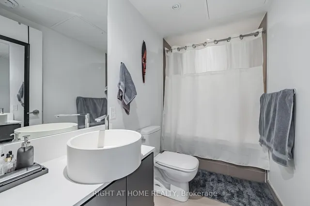 Additional image 19 of 60 Colborne St Unit 615