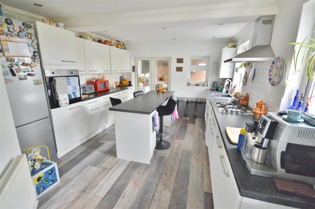 Additional image 9 of Wellesley Road, Clacton-On-Sea