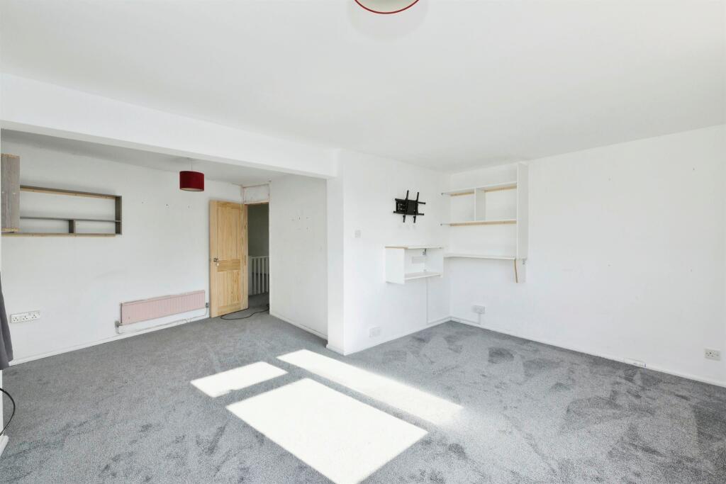 Additional image 12 of Little Pynchons, HARLOW