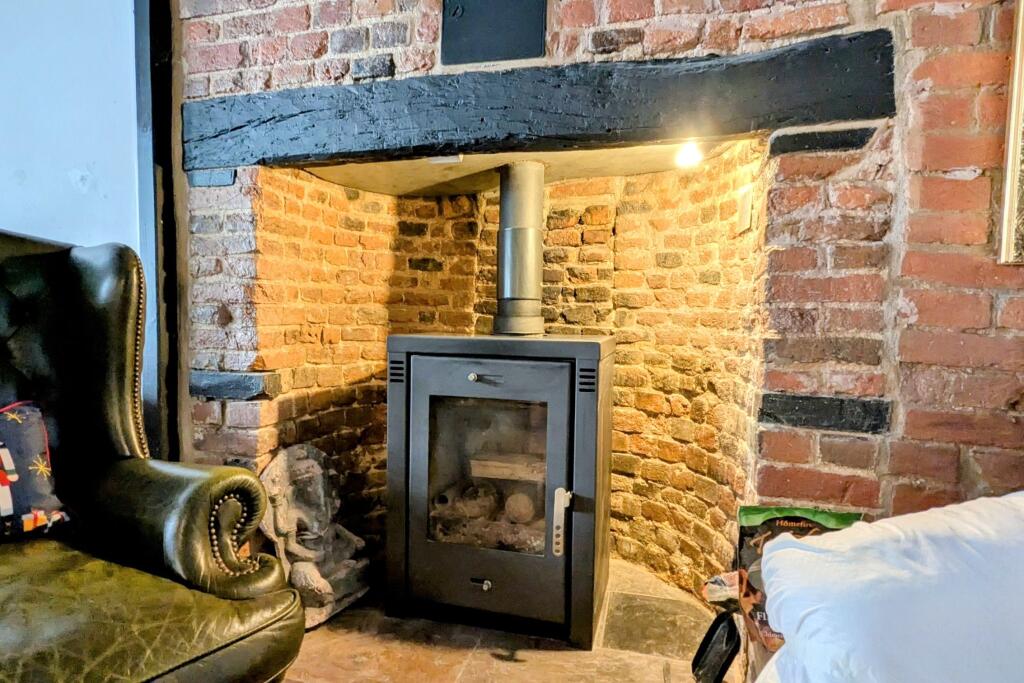 Additional image 4 of Teddybear Cottage, Church Square, St Osyth