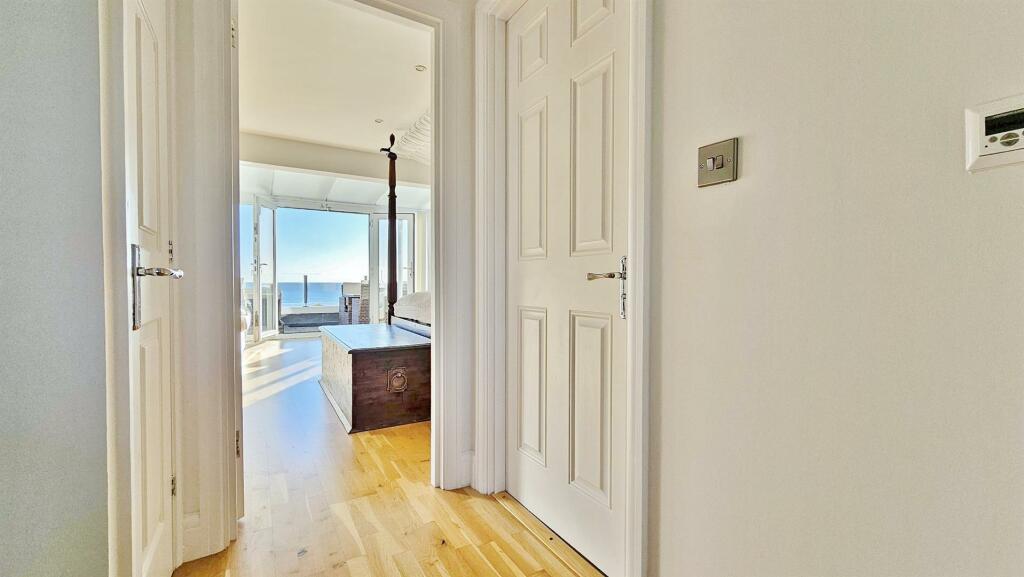 Additional image 15 of Green Lane, Walton On The Naze