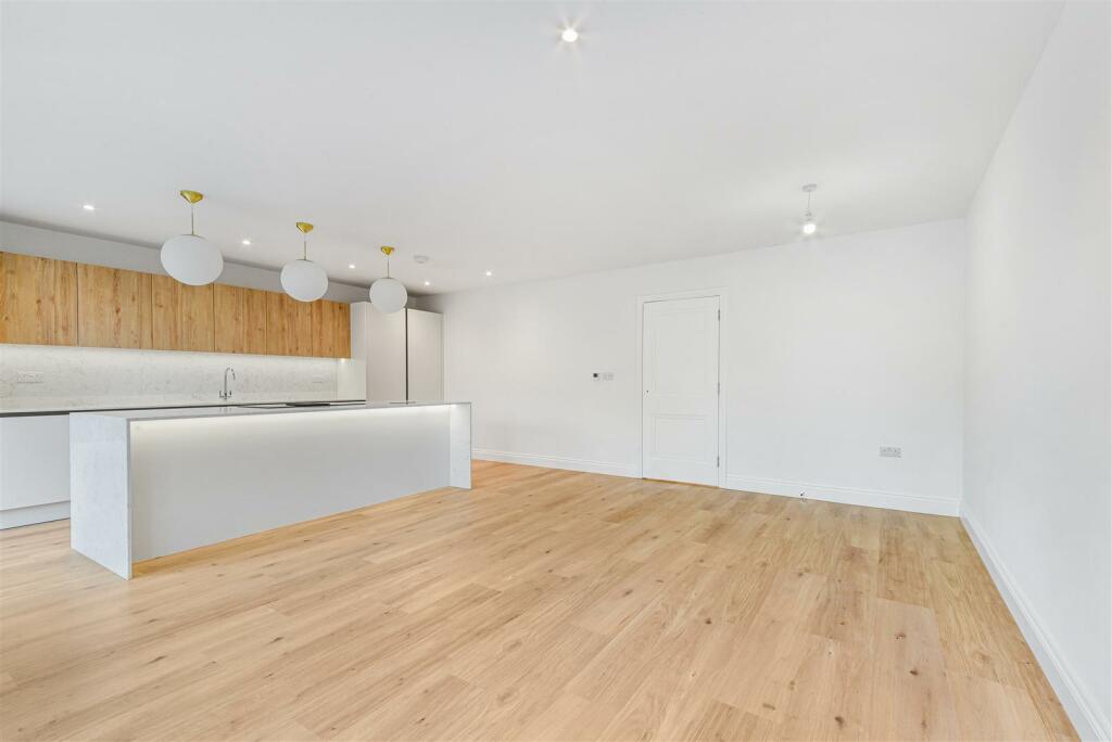 Additional image 14 of Harewood Road, South Croydon