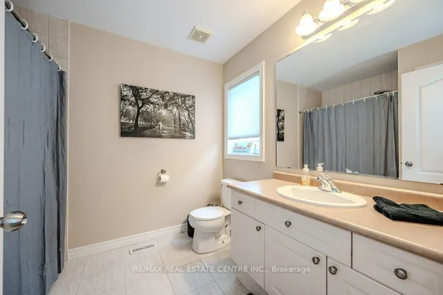 Additional image 20 of 127 Janine St