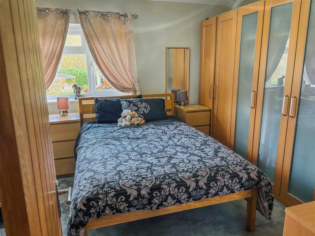 Additional image 29 of Honeypot Lane, Brentwood