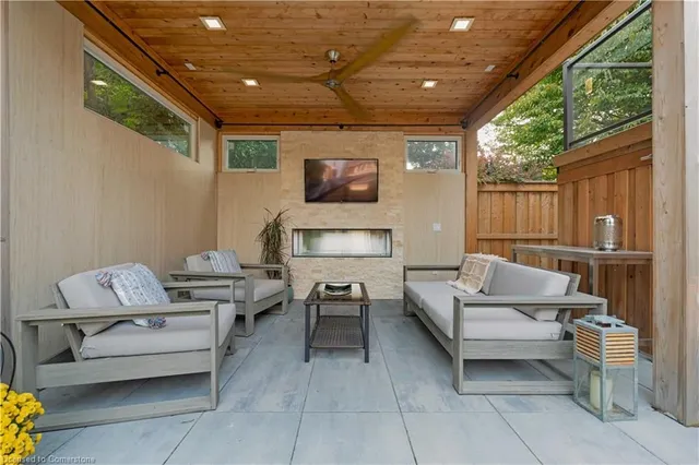 Additional image 36 of 4 Courtsfield Cres