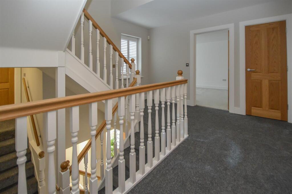 Additional image 11 of Woodside Place, Great Warley, Brentwood