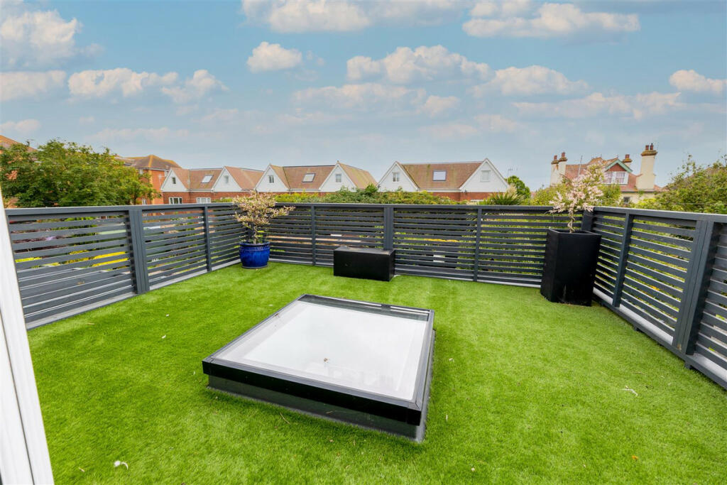 Additional image 16 of Trafalgar Road, Clacton-On-Sea, CO15 1