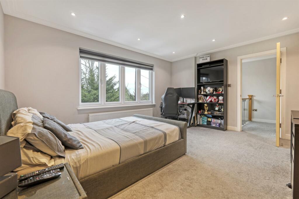 Additional image 33 of Noak Hill Close, Billericay, Essex