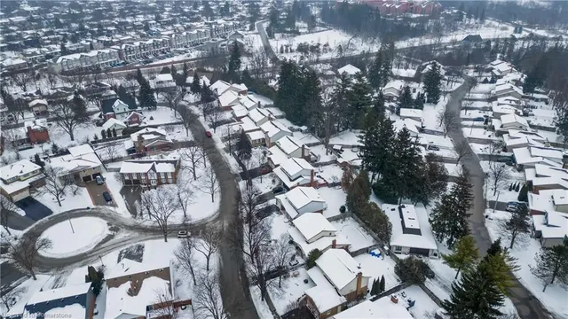 Additional image 39 of 16 Woodview Cres