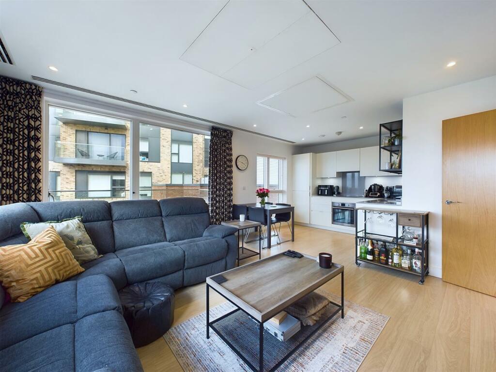 Additional image 21 of Cherry Orchard Road, Croydon