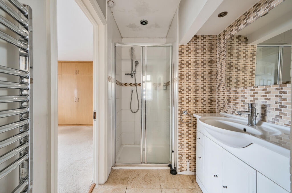 Additional image 13 of Woodbury Close, Croydon