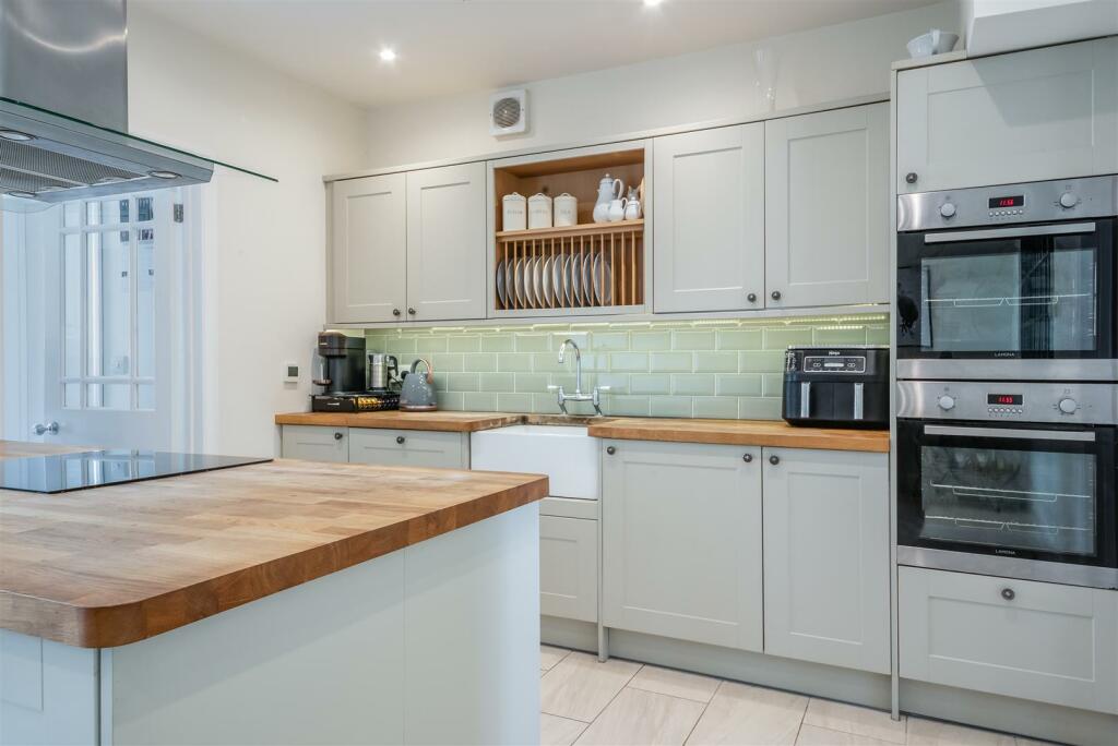 Additional image 11 of Outwood Lane, Chipstead,