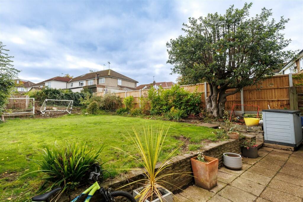 Additional image 30 of Dukes Avenue, Theydon Bois