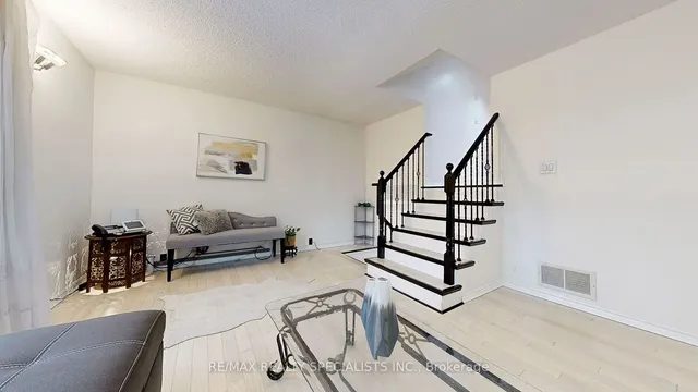 Additional image 23 of 94 Flamingo Cres