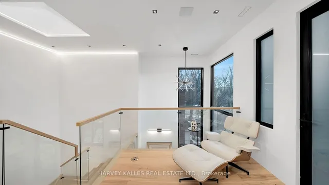 Additional image 20 of 4 Douglas Cres