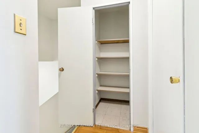 Additional image 33 of 44 Chester Le Blvd Unit 6