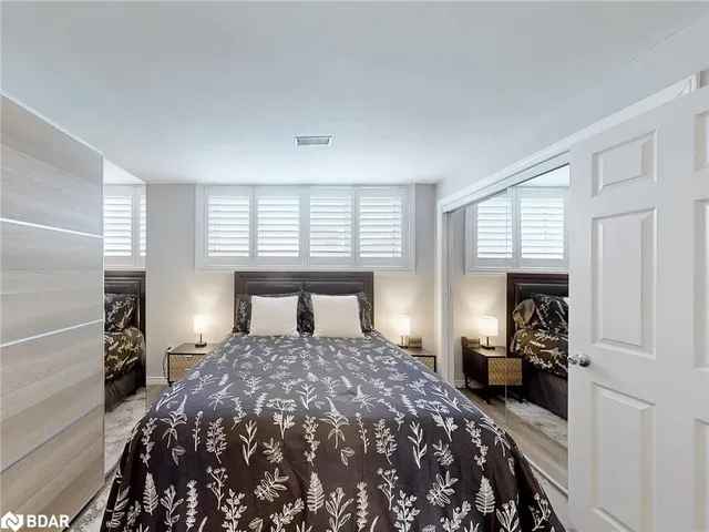 Additional image 31 of 16 Edinborough Crt