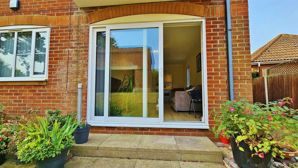 Additional image 12 of Louise Close, Walton On The Naze