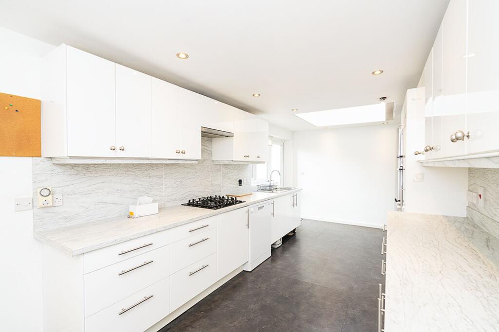 Additional image 23 of Common Road, Stock, CM4