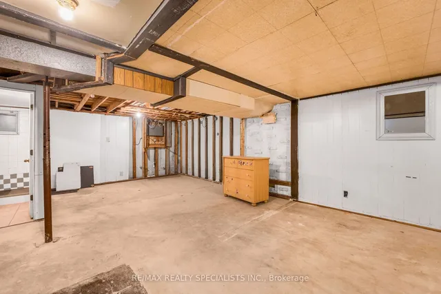 Additional image 4 of 198 Folkstone Cres