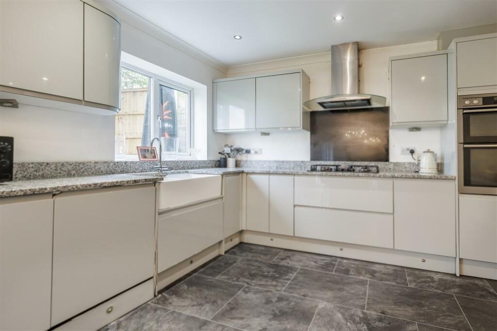 Additional image 16 of Dukes Avenue, Theydon Bois