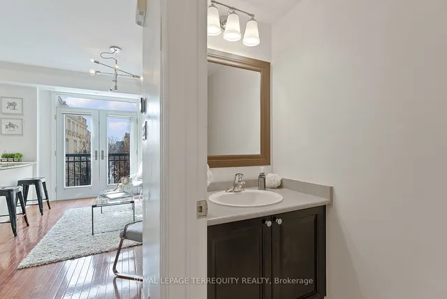 Additional image 16 of 60 Carr St Unit 11