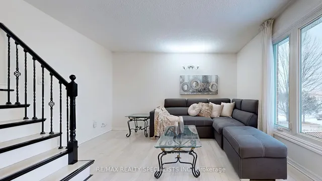 Additional image 19 of 94 Flamingo Cres