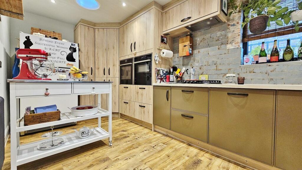 Additional image 5 of Harold Road, Frinton-On-Sea