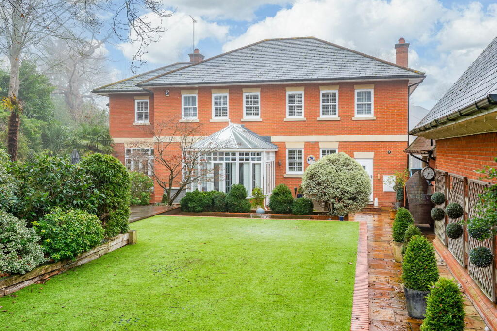 Additional image 40 of Thorndon Approach, Herongate, Brentwood, CM13 3PA