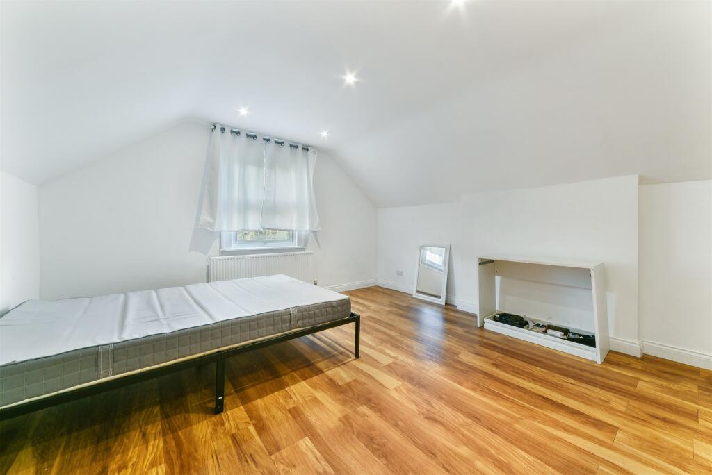 Additional image 8 of Birdhurst Rise, South Croydon