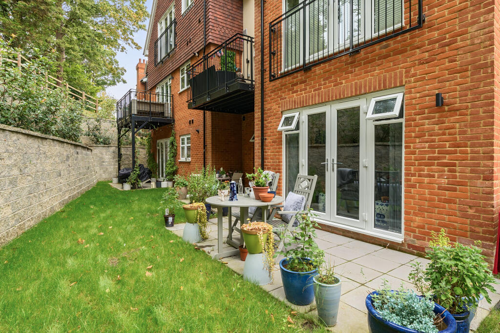 Additional image 10 of Tupwood Lane, Caterham, CR3