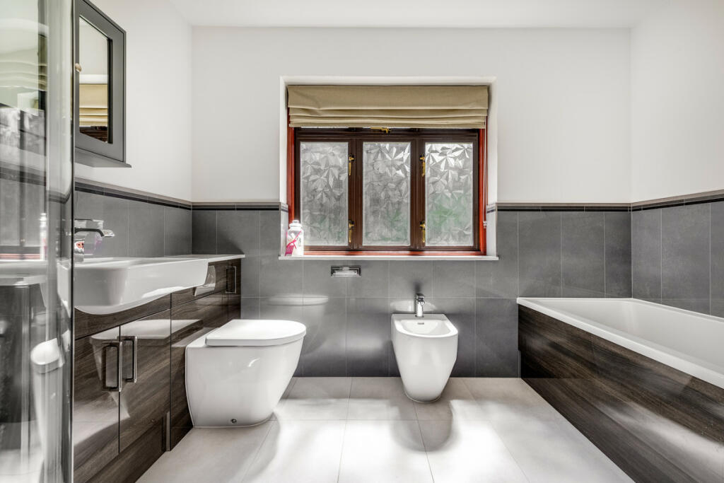 Additional image 13 of Arkwright Road, South Croydon, CR2