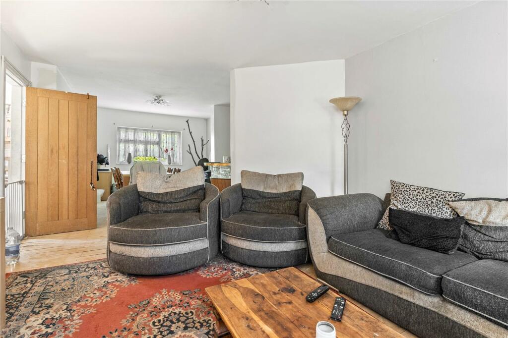 Additional image 3 of Weaverhead Close, Thaxted, Nr Great Dunmow, Essex, CM6