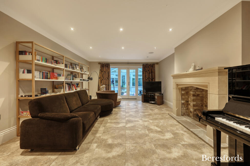 Additional image 8 of Worrin Place, Shenfield, CM15