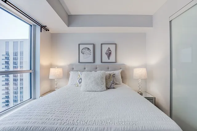 Additional image 21 of 255 Village Green Sq Unit 2601