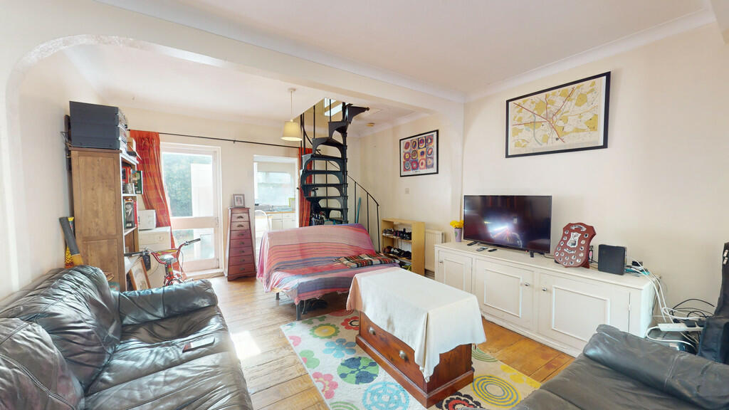 Additional image 2 of A two bedroom house on Howley Road, Croydon