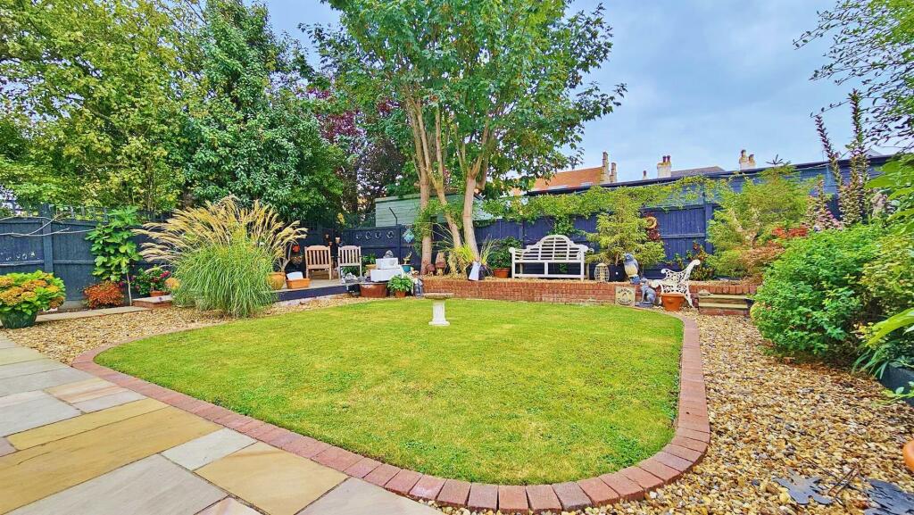 Additional image 26 of Harold Road, Frinton-On-Sea