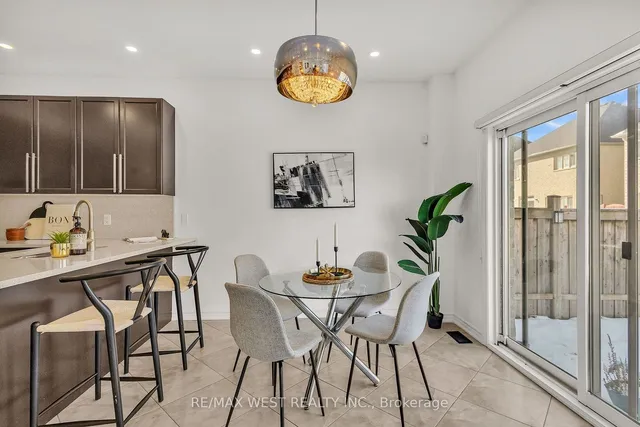 Additional image 15 of 84 Lone Rock Circ