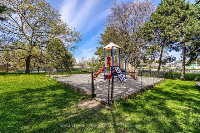 Additional image 33 of 451 The West Mall Dr Unit 1212