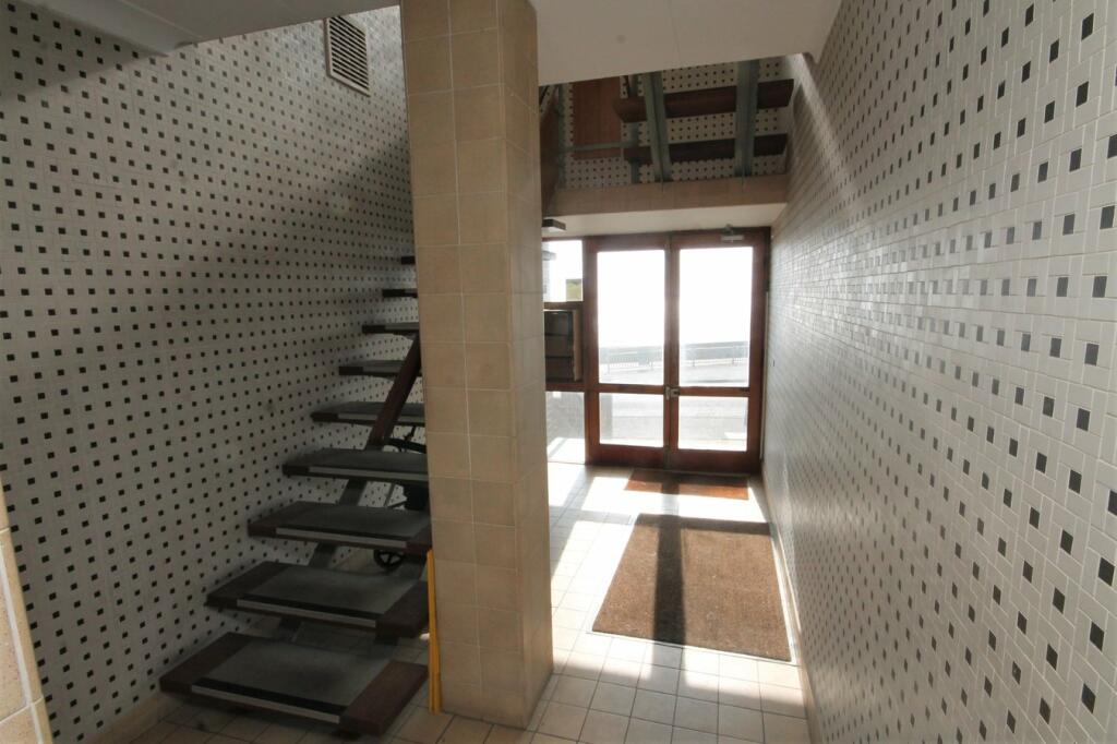 Additional image 15 of The Parade, WALTON ON THE NAZE, CO14