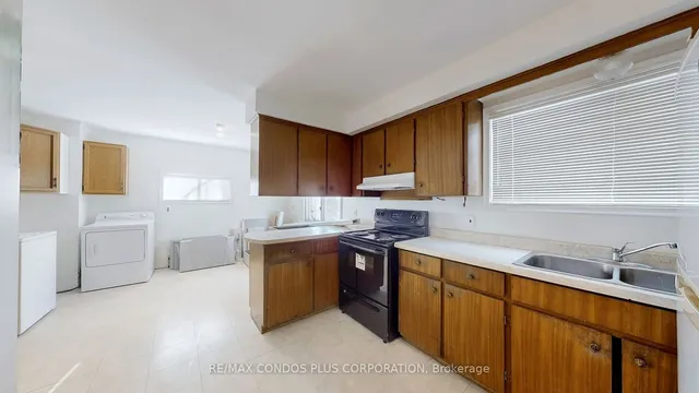 Additional image 15 of 36 Bannatyne Dr