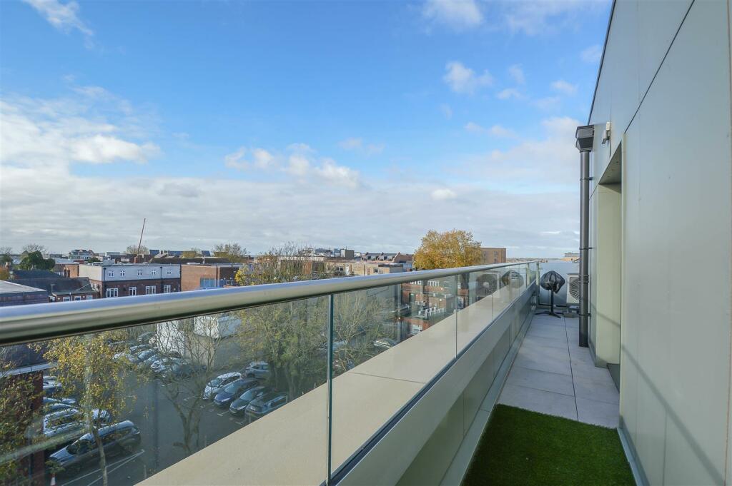 Additional image 10 of 8 Ingrave Road, Brentwood